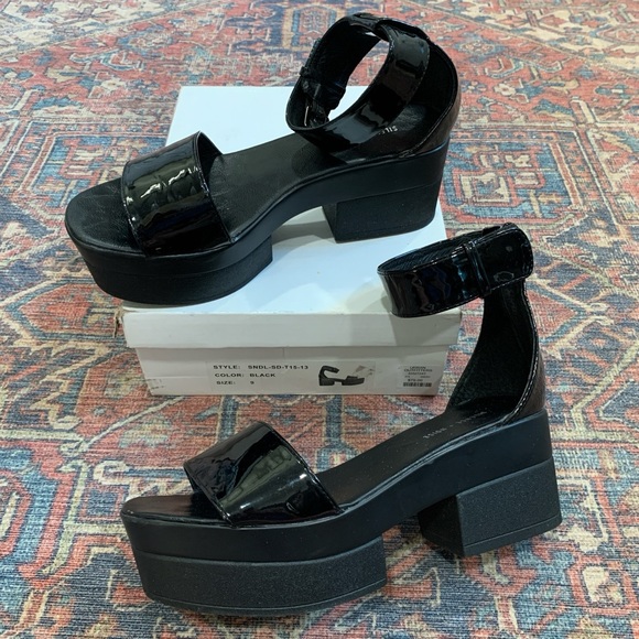 Silence & Noise Platform Sandals - Picture 3 of 10